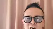 55岁演员猝逝家中，忠犬守尸多日！独居老人的孤独，谁懂？