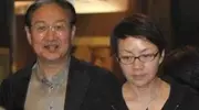 宋丹丹一家三里屯逛街被偶遇，宋丹丹身材好，老公赵玉吉头发花白