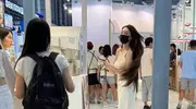 叶珂线下被偶遇，本人肤白貌美身材前凸后翘，而且神似演员李菲儿