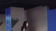 豪门媳妇儿郭碧婷好会玩儿！坐“行李箱”车库开心撒欢儿，状态好
