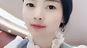 她才是顶级白富美！23岁继承10亿资产，如今掌管8700亿金融帝国
