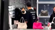 杜海涛宠妻买包，沈梦辰白到发光腿超细，不办婚礼也能甜如蜜？
