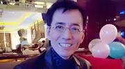 “京圈大佬”加代去世五周年！遗孀开迈巴赫悼念，儿子近照帅气