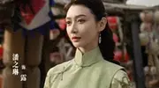 打破白幼瘦，36岁潘之琳靠露露一角火了，网友：看见了旗袍的灵魂