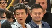上海偶遇陈冠希，生图中人老皮松脸色蜡黄，全程噘嘴驼背不自信