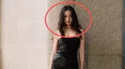 上海这一天，倪妮脸好长，张凌赫深v抢镜，徐若晗一瘸一拐显尴尬