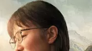 宋佳再回华坪女高！与张桂梅聊天很开心，被学生们围着拥抱太感人