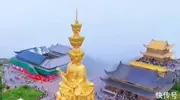 别酸了！坐滑竿上山，花2万请9名轿夫轮流抬，原因流出网友炸锅