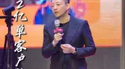 汪小菲带儿子亮相麻六记，父子互动引热议，网友直呼太有爱