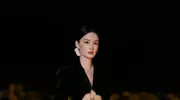 看李沁如何用穿搭打造气质女神范儿。