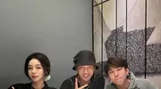 德云社秦霄贤与合伙人聚餐，合影照被晒，网友：老秦也有自主品牌