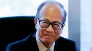 李嘉诚长孙正面照曝光，16岁创业没接班压力，笑容阳光发量惊人！