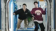 《问问星星》花500亿还演太空床戏　孔晓振认「拍摄崩溃」：这真的能播？