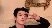 王鹤棣录音后续：开心上班不受影响，助理眼神心疼，商业价值认证