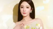杨幂：如果全世界都靠不住，就自己靠自己，就算全世界都不爱我，我也可以自己爱我