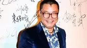 56岁尹相杰现状县城商演身形消瘦小妻子相伴