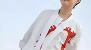 孙俪42岁状态绝了，儿子拍照太专业，海边大片怎么拍的？
