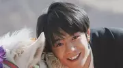 遭官方点名，丁真打脸流量明星，不接天价合同，让家乡狂赚385亿