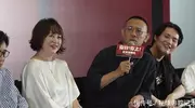 原来她是姜文老婆，二婚成后妈，被继女厌婆婆嫌，20年后却成团宠