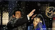 彭于晏刘诗诗同框，眼神拉丝引热议，距离感成焦点