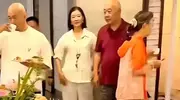 宋祖英私下聚会照曝光，朴素打扮让人眼前一亮