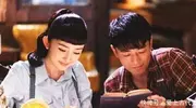 她出生名门，与自己老师相恋成婚，生两对龙凤胎，长女成名！