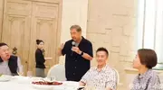 70岁的张国立罕见出席，黄志忠和53岁柯蓝同场，聚会现场暖意融融