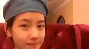 陈都灵实习旧照曝光，22岁未施粉黛仍美得惊人，清冷校花具象化了