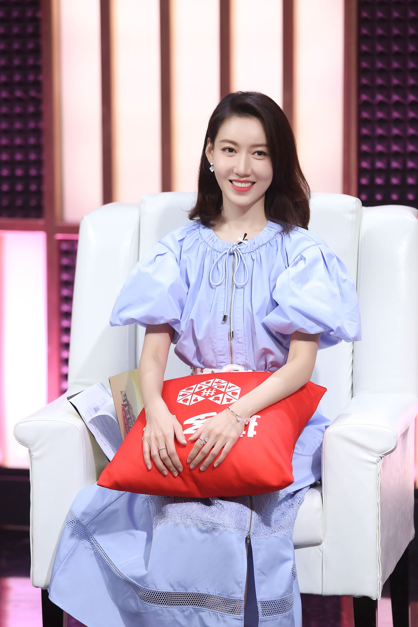 高露声临其境还原宫蓓蓓超快语速获赞吵架听不够