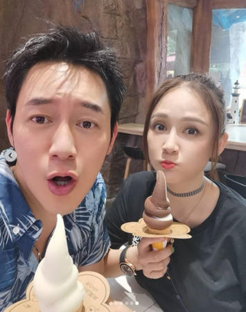 刚祝福明道,陈乔恩就挽着陈正飞的手亲密出游,还怒怼网友?