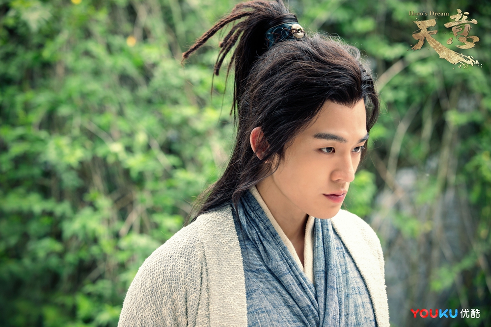 的嬴政朝堂威慑大臣片段,还是番外超能篇曝光的嬴政寻仙求长生片段