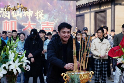 联合导演孔令平美术顾问李显昌总制片董振振策划张超制片人杨宪鹏