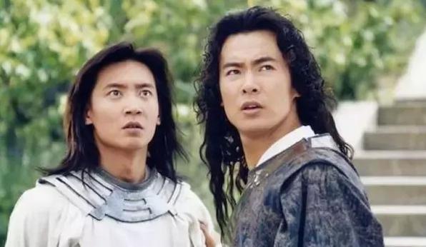 《水月洞天》里的三兄弟,大哥成配角二哥当教练,而他成人生赢家