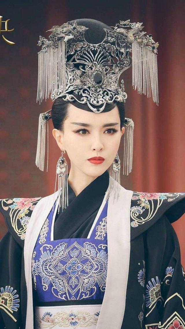 女星古装头戴流苏配饰杨幂唐嫣高贵大气佟丽娅真让人一眼万年