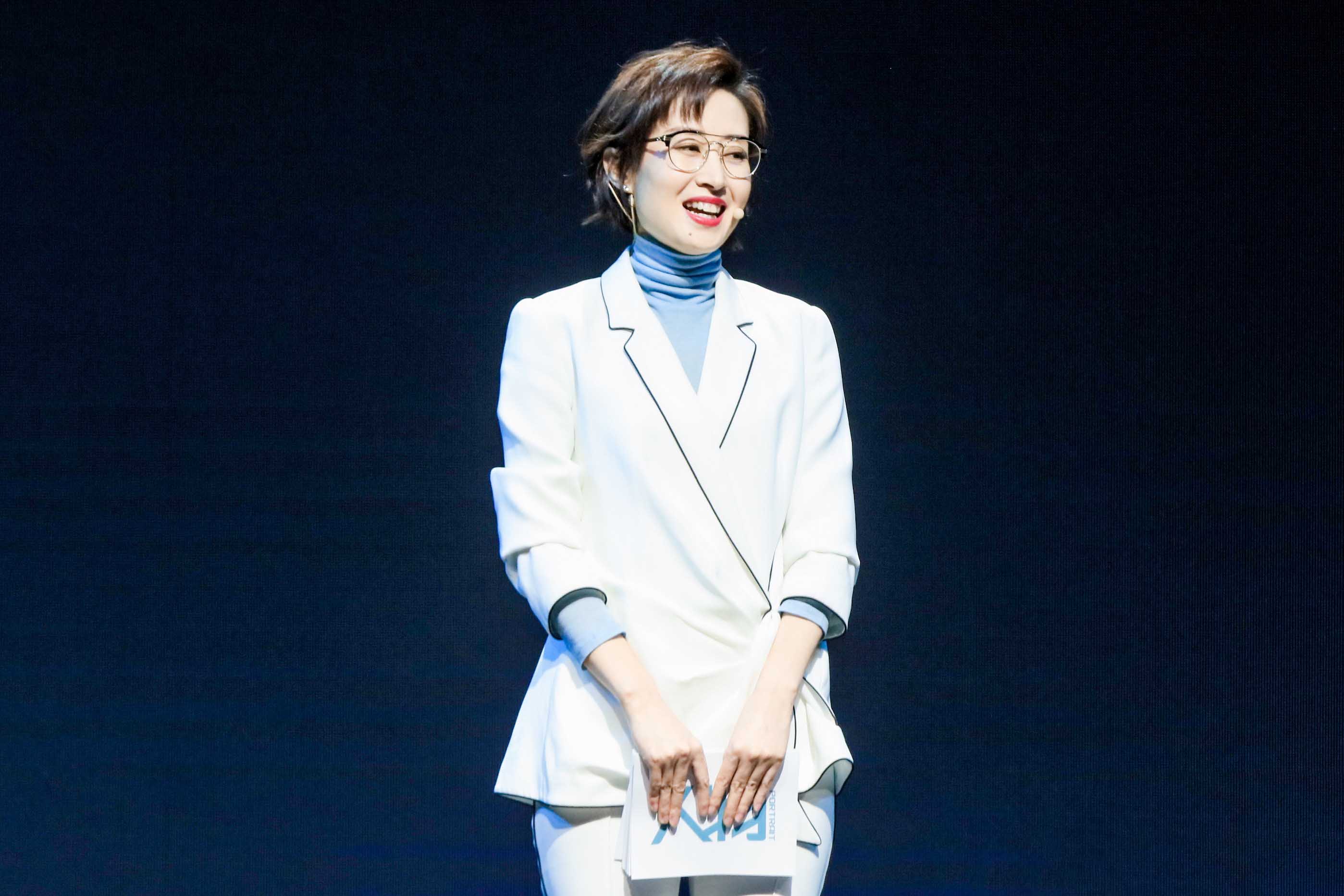 刘敏涛出席人物女性力量盛典 中年叛逆活出自己