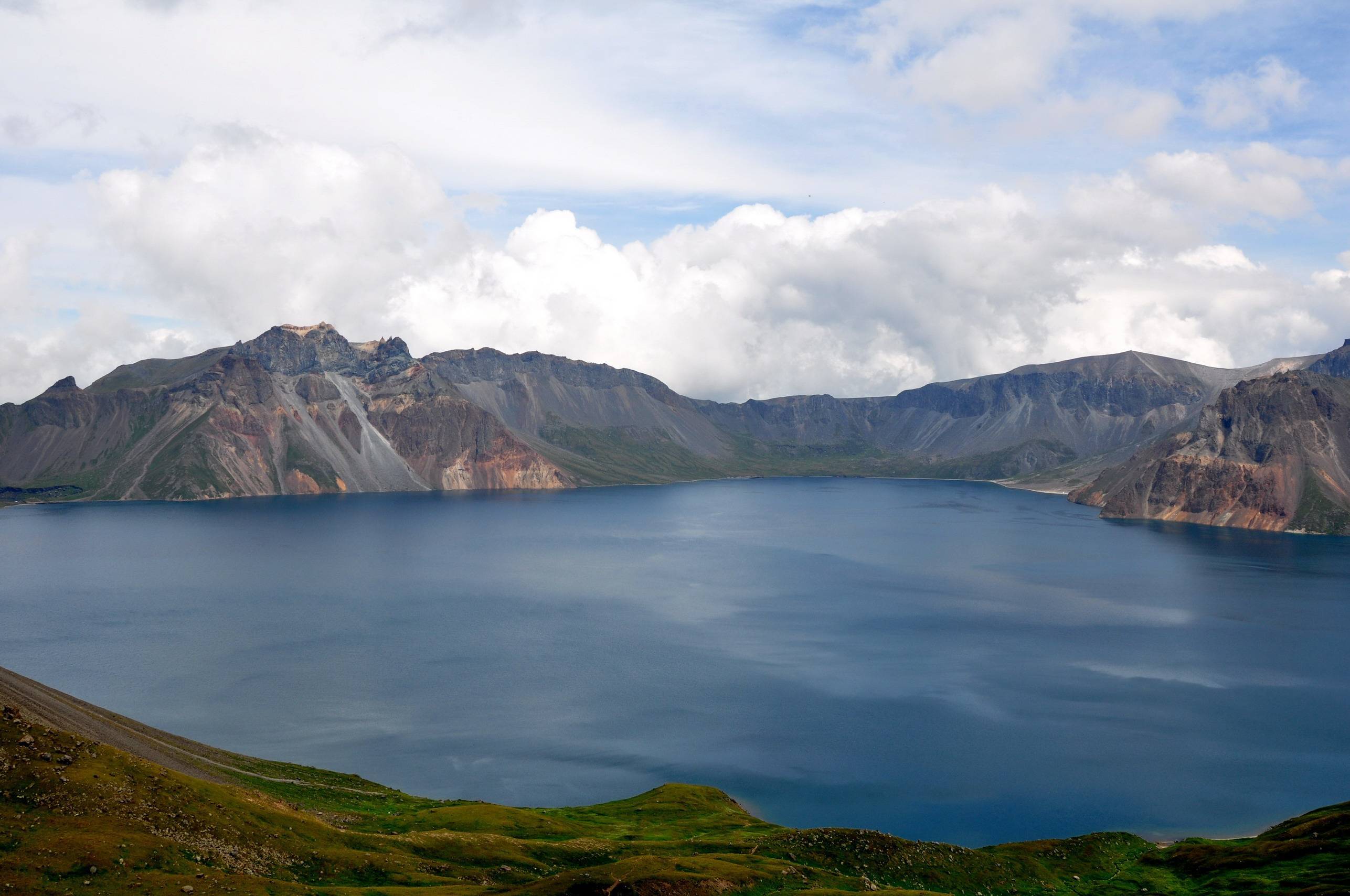 还有就是缅甸的江心坡,中印边界,白龙尾岛以及中越边界的老山,法卡山