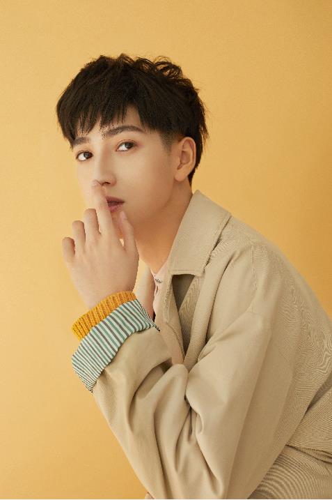 新生代唱将刘彬濠现身湖南卫视致敬五四青年节