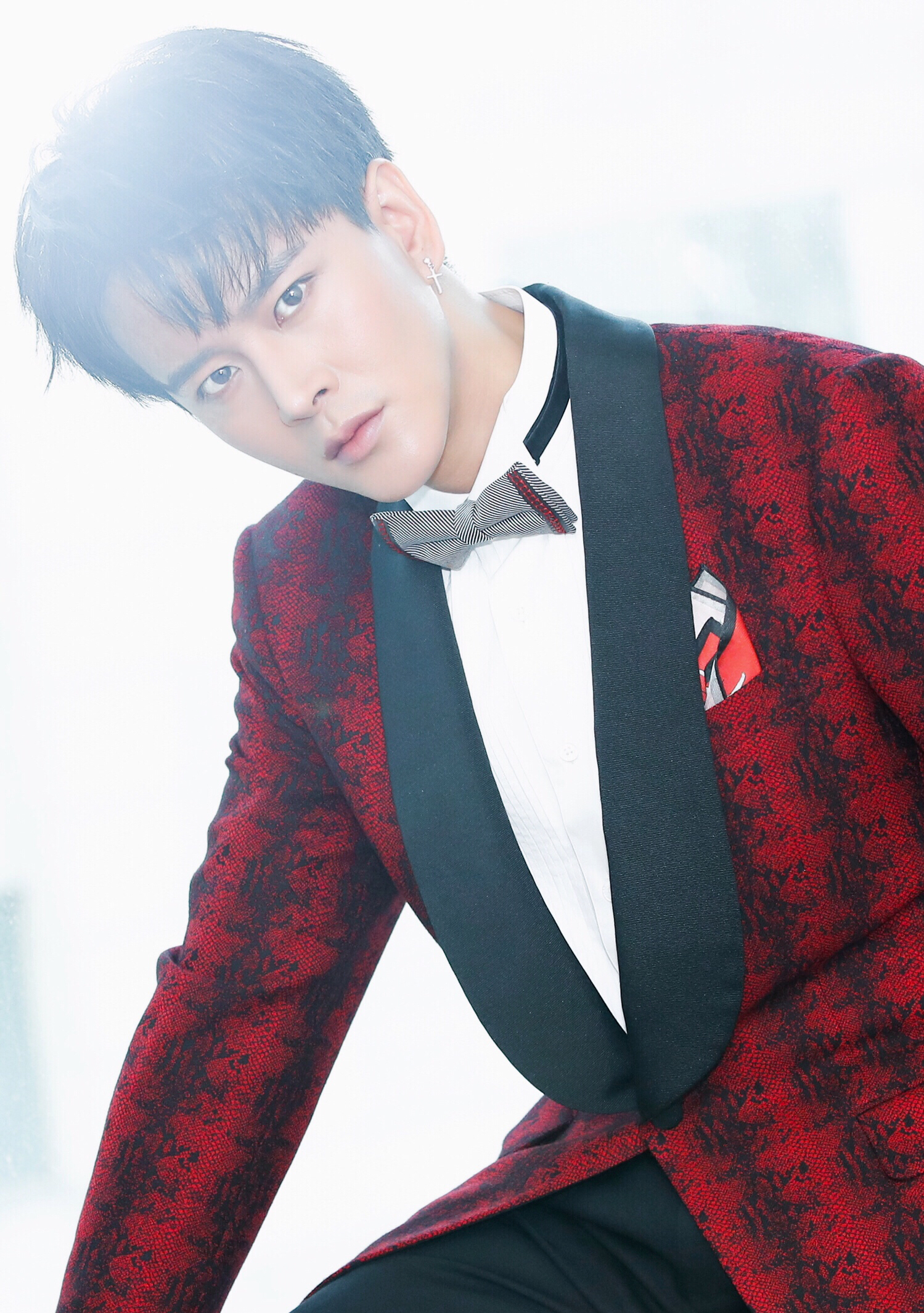 黄宥明亮相丝路凝聚力盛典  获封"年度人气男演员"