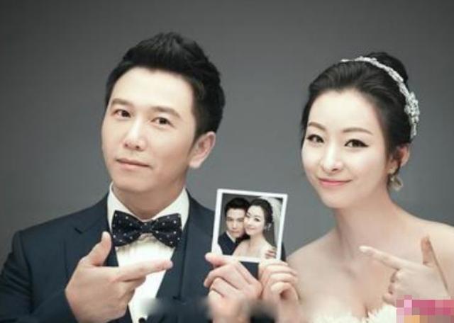 而在2013年的时候,温兆伦就迎娶了小他20岁的演员赵庭.