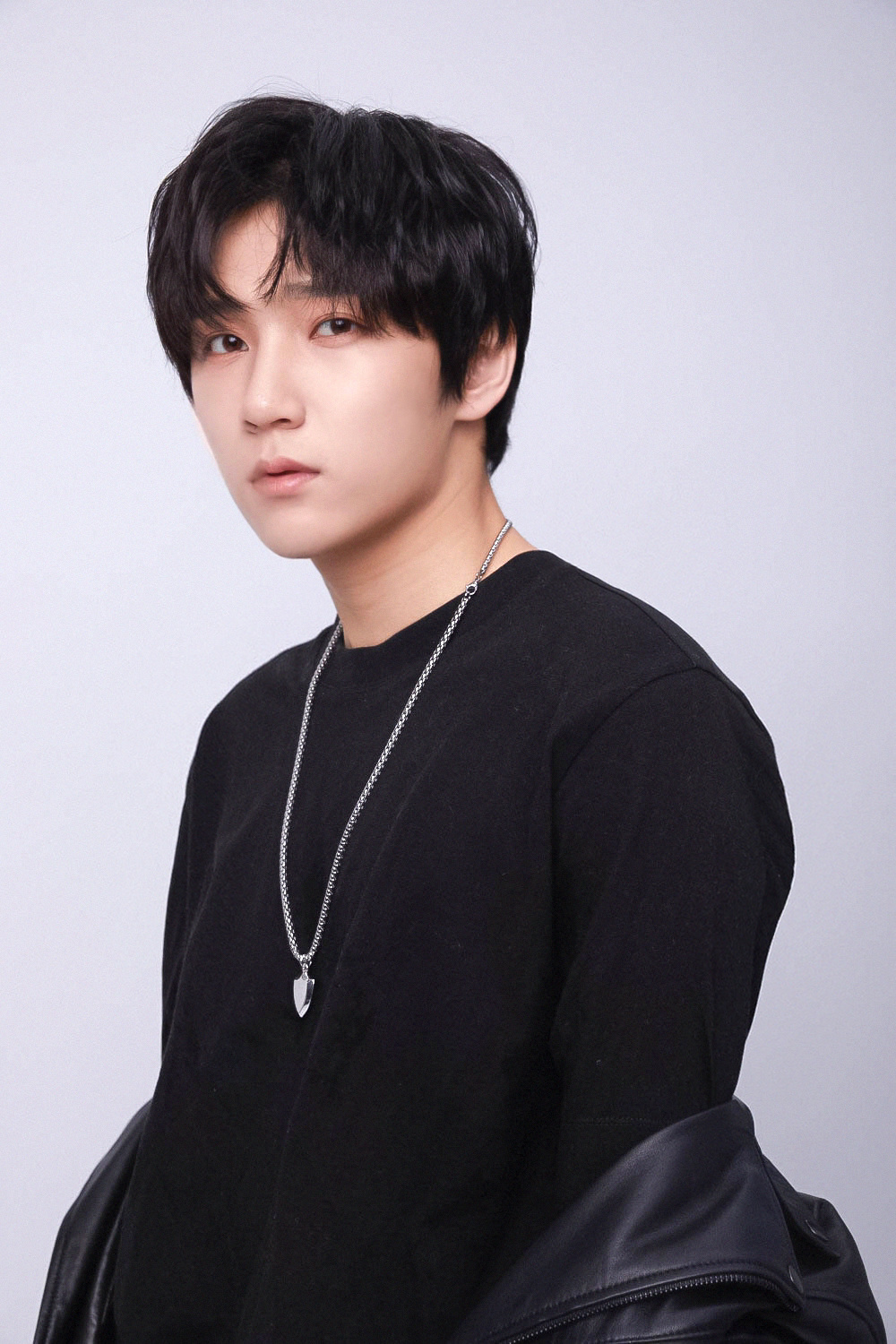 李长庚现身这就是原创偶像转身只为坚持内心音乐梦想