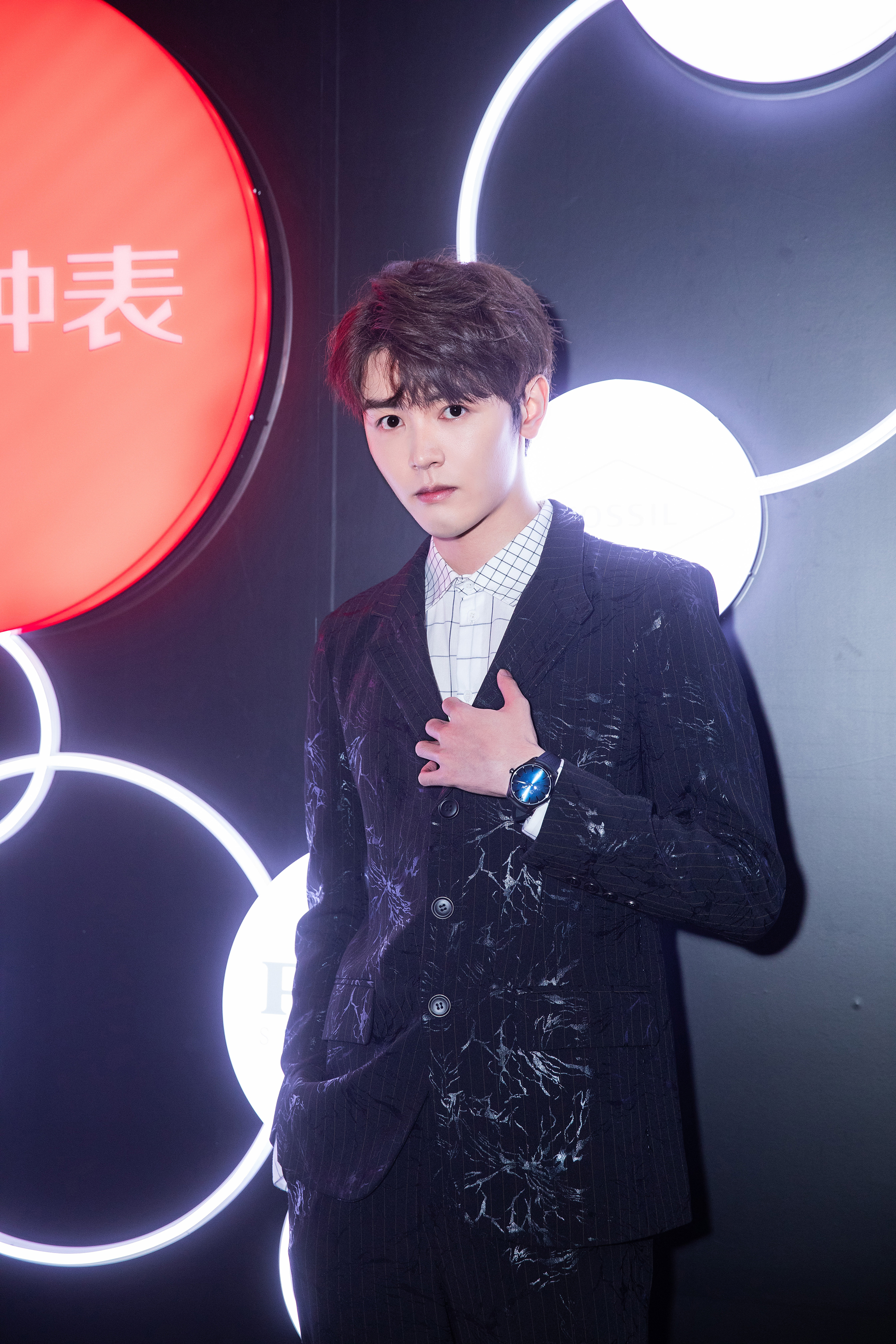 戴景耀受邀出席京东钟表之夜精致含蓄尽显时尚风范