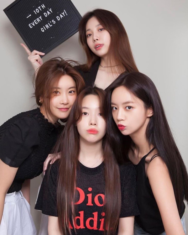 团魂满满girlsday十周年纪念团体合影成员美貌依旧