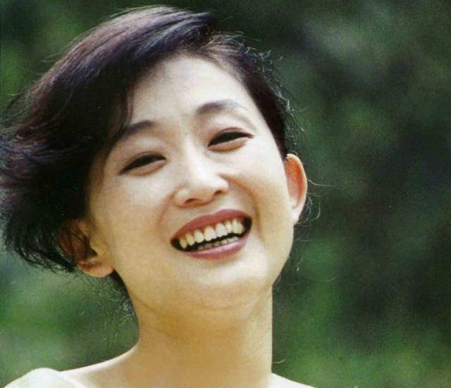 55岁苏母陈瑾饰演无数母亲形象却是个不婚主义者