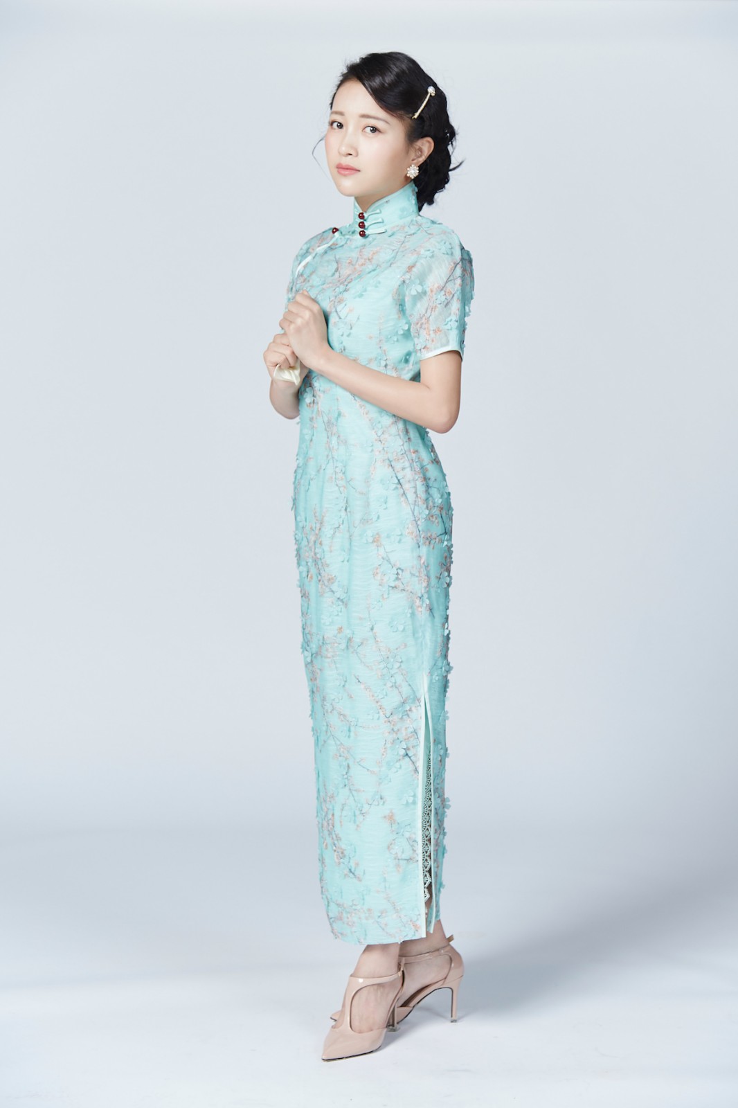 话剧潜伏曝主演定妆照包文婧翠平形象首公开