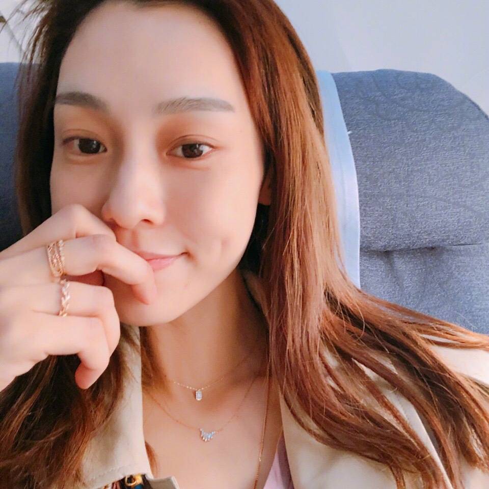 范玮琪淡雅自拍曝光唯美清新慵懒悠闲