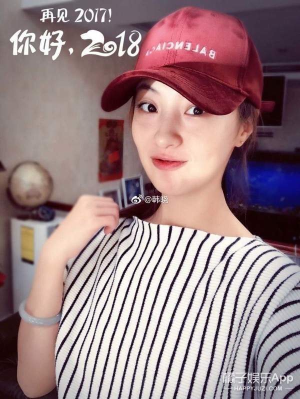 韩晓还生了一对双胞胎女儿和一个儿子.