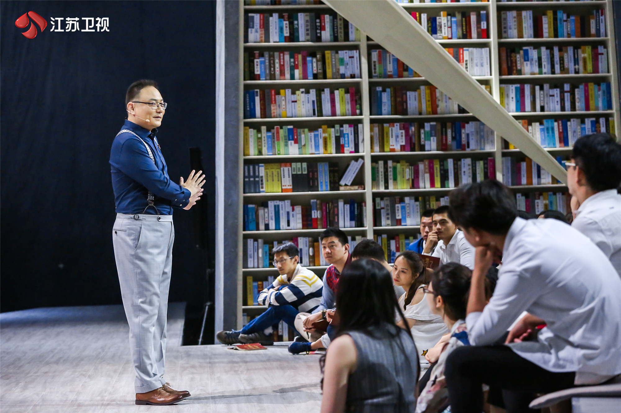 节目内容总策划李翔是得到app总编辑,曾任《经济观察报》主笔,《彭博