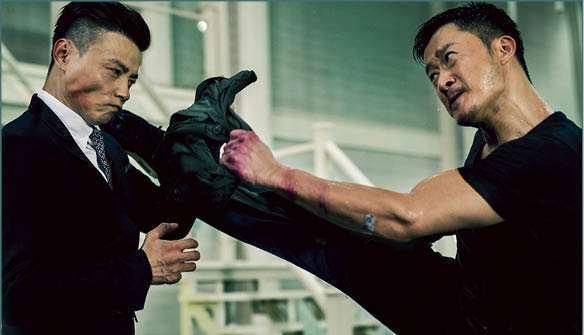 周润发曾是他的学生500脚踢到吴京进医院他就是圈中最帅的西装暴徒