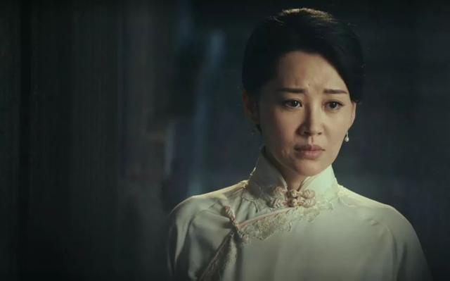 许晴新剧老中医上线旗袍装女人味十足的她尽显窈窕身材