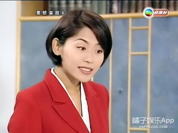 《天地豪情》里发型更加男孩子气的她,依旧让人移不开眼.